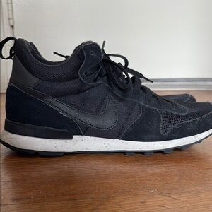 Nike Black Sneakers